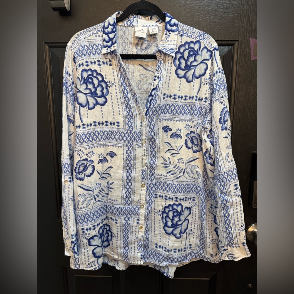 H by Halston Blue and White Floral Button-Up Top